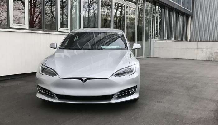 SpaceX公司五年前将一辆特斯拉跑车送入太空它现在在哪里? SpaceX公司五年前将一辆特斯拉跑车送入太空它现在在哪里?