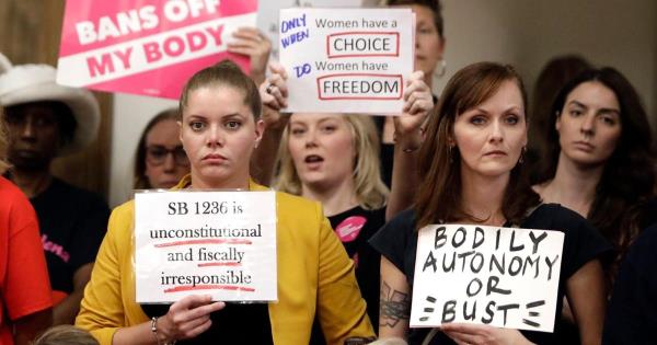 1分钟学会“吉祥麻将外卦神器通用版”(曝光透视必备猫腻)