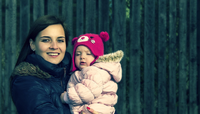 妈妈悲痛欲绝地说，莱比“无所事事”，而孩子满身是血