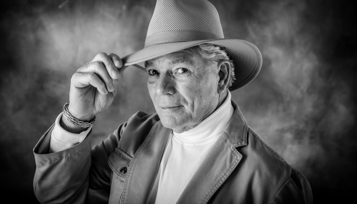 尽管通货膨胀严重，津巴布韦执政党仍支持其领导人