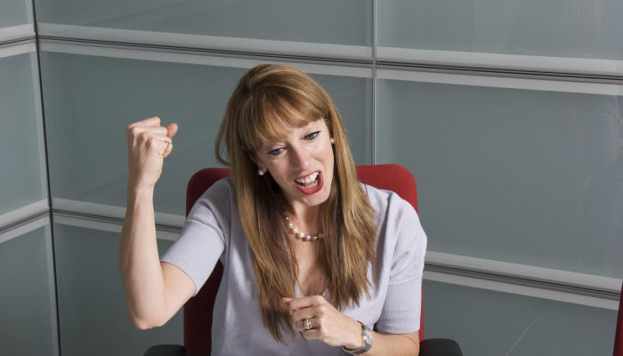 安吉丽娜·朱莉2021年的惊悚片在Netflix上获得成功 安吉丽娜·朱莉2021年的惊悚片在Netflix上获得成功