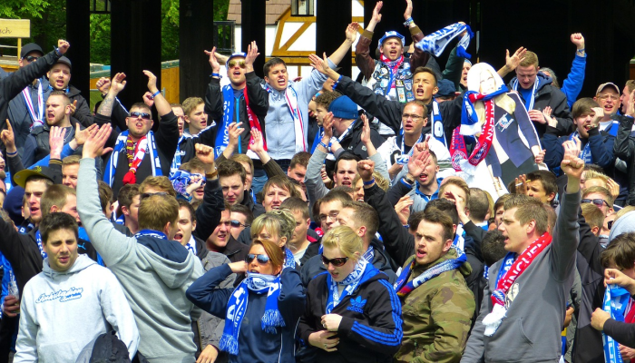 20名争吵的球迷在比赛前被抓 20名争吵的球迷在比赛前被抓