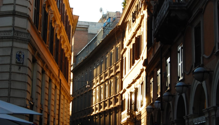 意大利城市的一座斜塔可能很快倒塌，警报响起