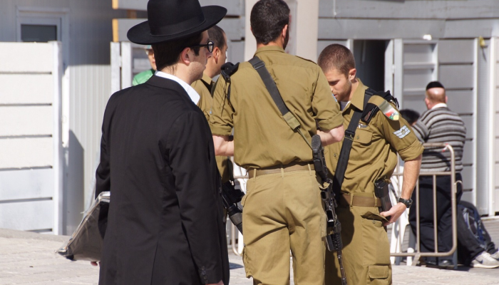 以色列-哈马斯战争：随着入侵迫近，加沙医院不堪重负，供应不足