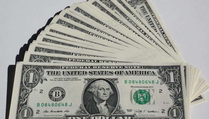 右翼专家希望特朗普呆在监狱里,而不是交20万美元的保释金 右翼专家希望特朗普呆在监狱里,而不是交20万美元的保释金