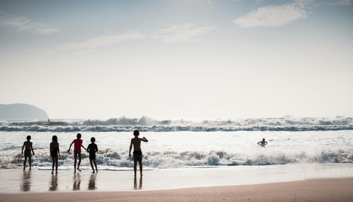 在工程师提出担忧后,迈阿密海滩公寓被疏散 在工程师提出担忧后,迈阿密海滩公寓被疏散