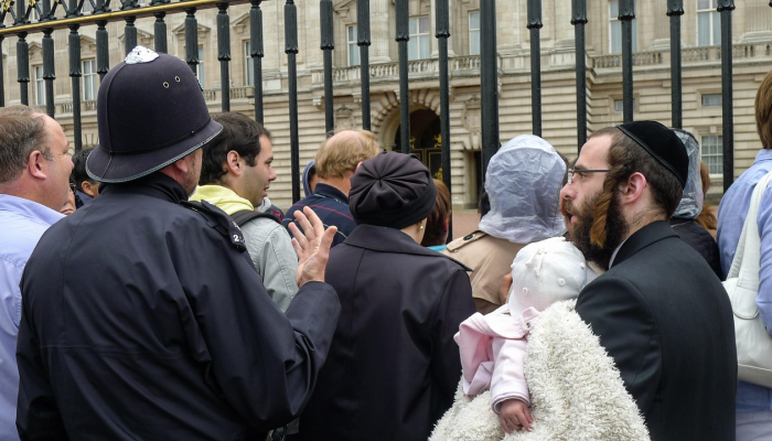 北卡罗来纳州警方称,一名70岁的房主被非法闯入的嫌疑人用自己的卡车撞死 北卡罗来纳州警方称,一名70岁的房主被非法闯入的嫌疑人用自己的卡车撞死