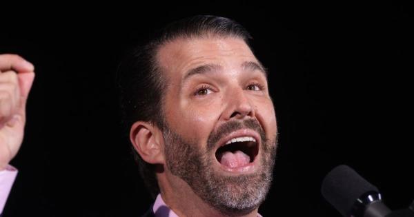 小唐纳德·特朗普表示，他将在父亲缺席的情况下参加共和党辩论