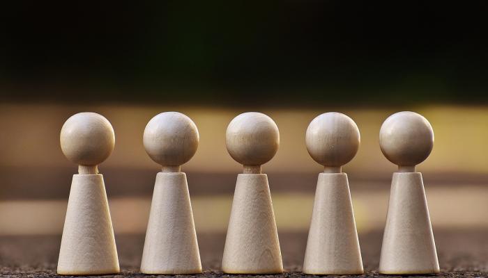 包装工队在掷硬币后暂停亚历山大一场比赛