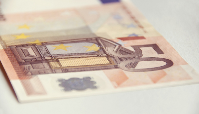 三分之一的储户将大部分现金存在经常账户 三分之一的储户将大部分现金存在经常账户