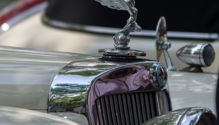 劳斯莱斯推出了世界上最昂贵的汽车La Rose Noire Droptail 劳斯莱斯推出了世界上最昂贵的汽车La Rose Noire Droptail