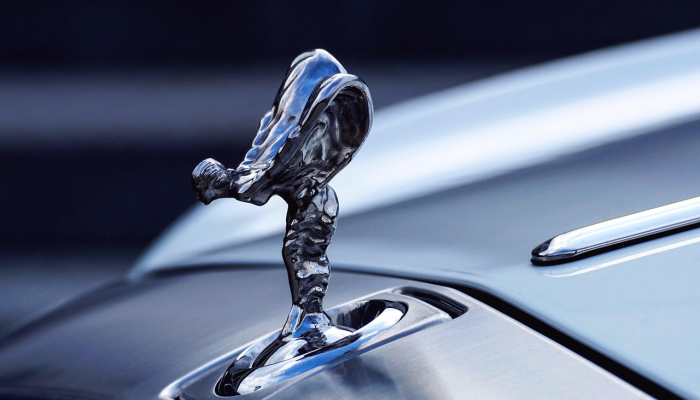 劳斯莱斯推出了世界上最昂贵的汽车La Rose Noire Droptail 劳斯莱斯推出了世界上最昂贵的汽车La Rose Noire Droptail