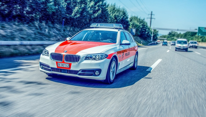 印第安纳州一名男子因试图开车撞警察而被射杀,被判16年监禁 印第安纳州一名男子因试图开车撞警察而被射杀,被判16年监禁