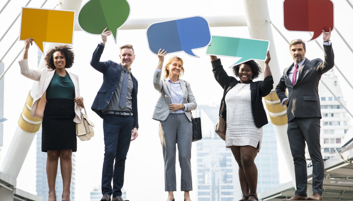 85岁人质会见哈马斯10月7日袭击策划者,问他们是否感到羞耻 85岁人质会见哈马斯10月7日袭击策划者,问他们是否感到羞耻