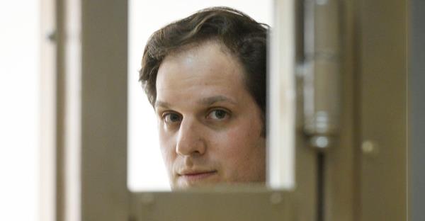 《华尔街日报》记者呼吁俄罗斯延长审前拘留