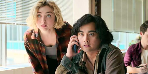 Maddie stands over Simon's shoulder while he's on the phone in School Spirits