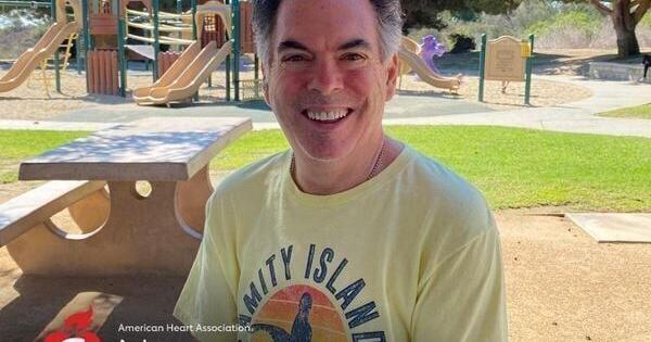 AHA新闻：演员用幽默，脆弱来分享3次中风后的生活是什么样的