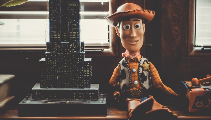 一名逃亡了一年的男子在迪士尼动物王国被一名特工发现后被捕