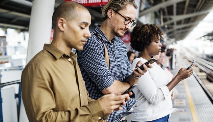 “那里一定有什么”：扎克·斯奈德分享了他独特的詹姆斯·邦德电影创意