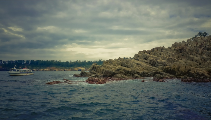 冬季风暴威胁美国东海岸交通混乱