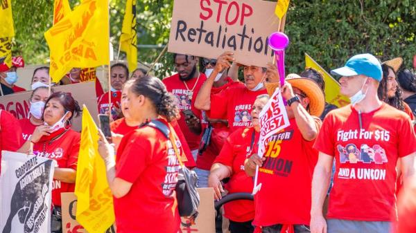 加州的快餐工人挣多少钱？让我们按面积细分一下