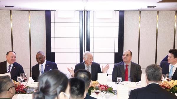 卡塔尔重申其通过对话应对挑战的立场