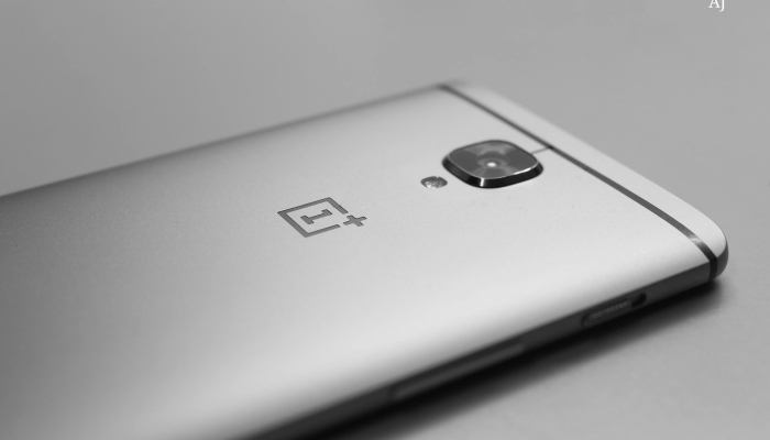 从一无所有的手机(2)到一加11R： 2023年12月，你可以在4万卢比以下买到的五大智能手机