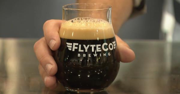 丹佛啤酒厂与非营利组织合作，帮助退伍军人飞行