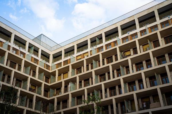 住在巴黎高档的低收入住房：“一旦你来到这里，一切都变了”