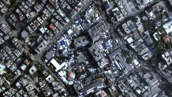 “我们在死亡的圈子里”：加沙的Al Shifa医院门口有坦克