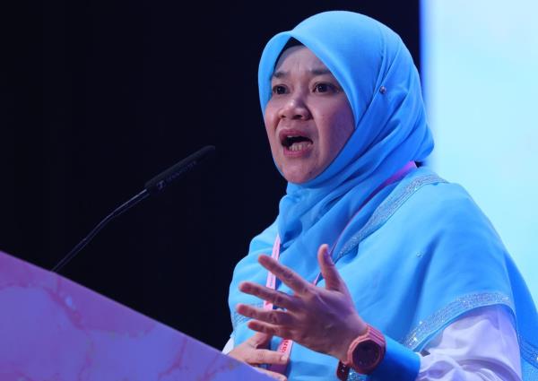 据报道，《壮志凌云3》正在开发中，汤姆·克鲁斯和两位特立独行的明星将回归