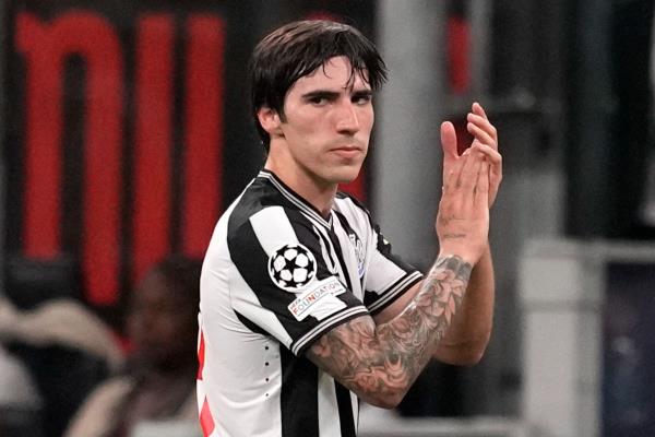 AC米兰0-0纽卡斯尔：喜鹊在冠军联赛回归中与圣西罗交战