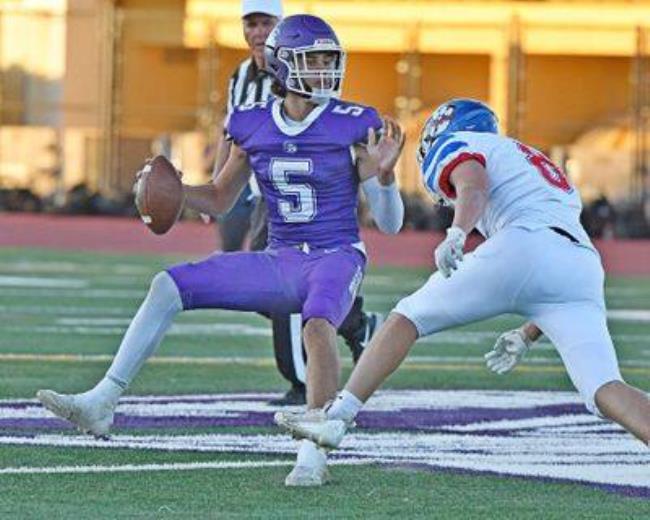 Petaluma High School senior quarterback Asher Levy prepares for a pass. Petaluma beat Analy 34-14 on Friday, Sept. 8, 2023. (SUMNER FOWLER / FOR THE PETALUMA ARGUS-COURIER)