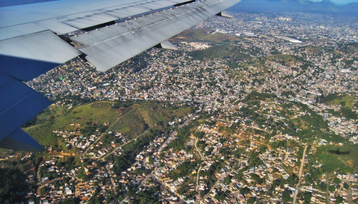 达美航空公司的航班在香农机场紧急降落后疏散,并报告了烟雾 达美航空公司的航班在香农机场紧急降落后疏散,并报告了烟雾