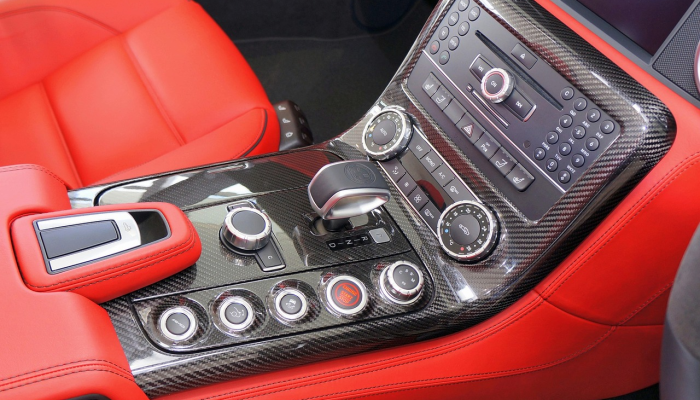 警察被控火车撞上巡逻车 警察被控火车撞上巡逻车