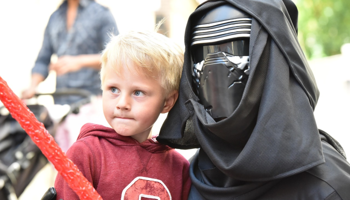 蒂姆·伯顿的《蝙蝠侠归来》猫女衍生剧将是对40年代黑白电影的致敬 蒂姆·伯顿的《蝙蝠侠归来》猫女衍生剧将是对40年代黑白电影的致敬