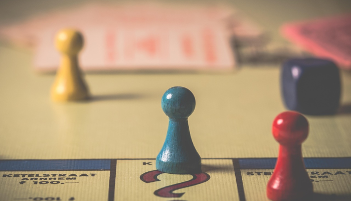 特朗普用辩论猜谜游戏制造奇观