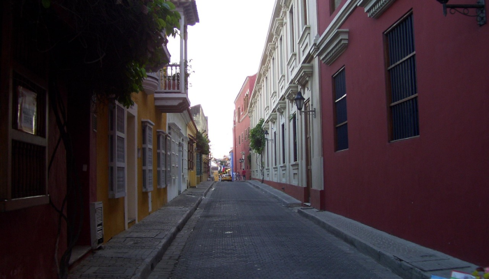 伊朗房地产经纪人因将房子转让给狗而被捕 伊朗房地产经纪人因将房子转让给狗而被捕