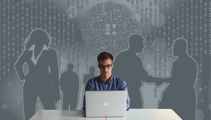 香农·夏普在与斯蒂芬·a·史密斯的首演中犯了同样的错误 香农·夏普在与斯蒂芬·a·史密斯的首演中犯了同样的错误