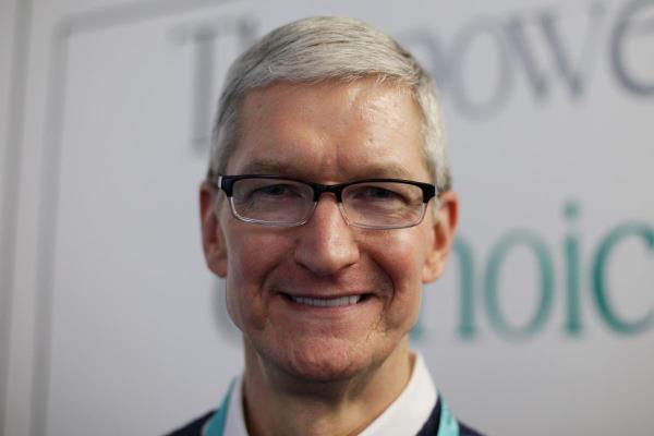 苹果招聘更多人工智能员工，蒂姆·库克称赞英国科技行业“充满活力”