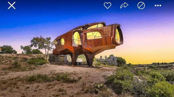 这个位于德克萨斯州的标志性住宅是否带有“一点尤达和一点安迪·沃霍尔”的风格？”