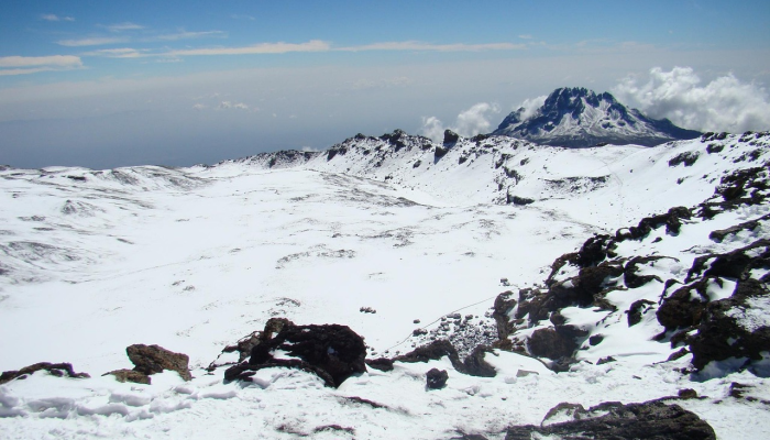 火山爆发后救援人员找到最后一名失踪登山者