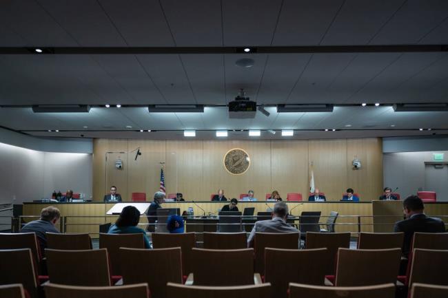 结束悬念：贩卖儿童，芬太尼法案仍然可以在加州成为法律