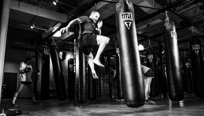 哈马斯袭击以色列：美国派遣航母战斗群支持以色列