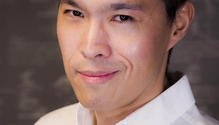 OK官员说，一名青少年在枪声中醒来，当副手开枪打死妻子时，他尖叫起来