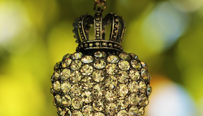 钻石隐藏的潜力：物理学家解开不完美晶体的量子能量