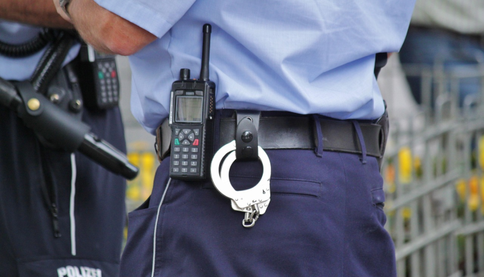 登嘉楼警方逮捕了两名走私者，缴获了超过7公斤的亚巴药片