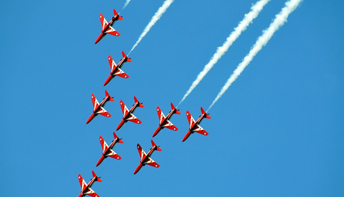 选举前几天，Greta Thunberg在荷兰举行的大规模气候游行中不受干扰