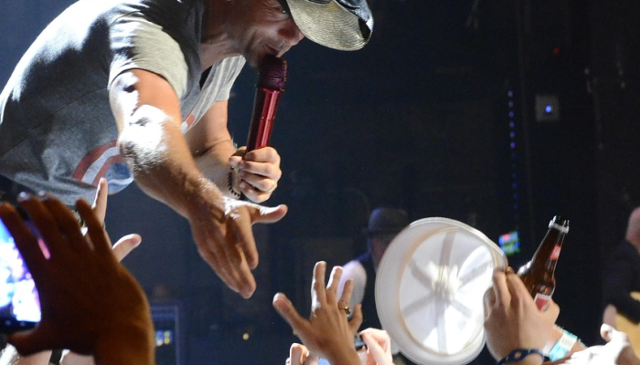 蒂姆·麦格劳认为，如果他没有和费丝·希尔结婚，他“早就死了”