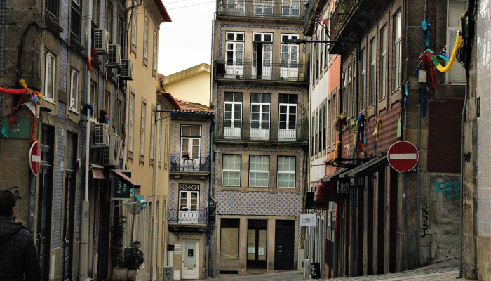 炮击击中了杜胡克的居民区 炮击击中了杜胡克的居民区